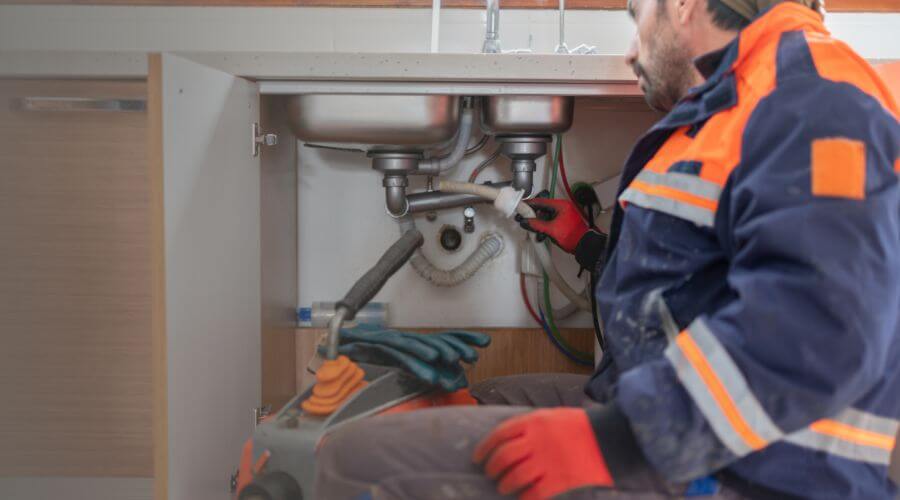 Professional tankless water heater installation services in Pearland, TX